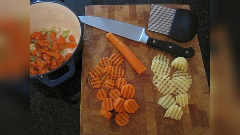 How to Use Crinkle Cutter: Master Perfectly Crisp Veggie Cuts
