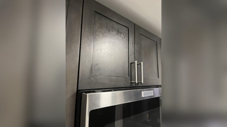 How to Remove Grease Stains From Kitchen Cabinets Easily
