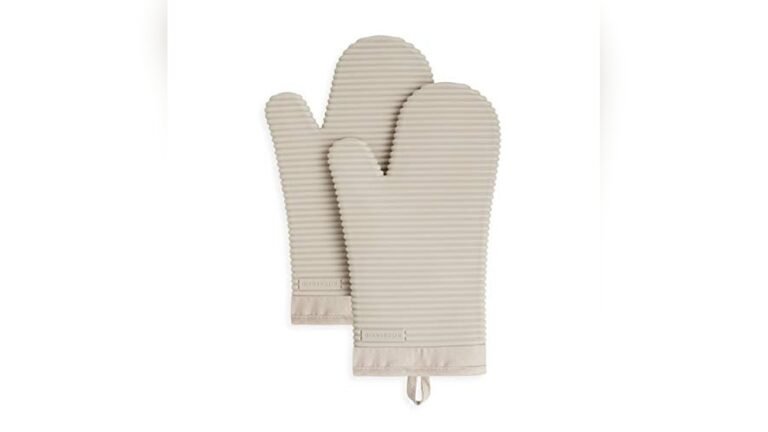 KitchenAid Ribbed Soft Silicone Oven Mitt Set Review | Safe & Stylish